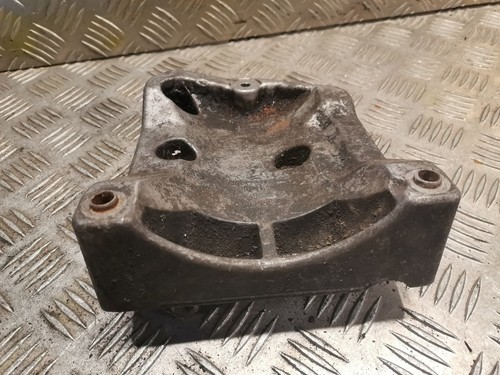 BMW 5 E60 Klimaanlage Kompressor Halterung 7796395