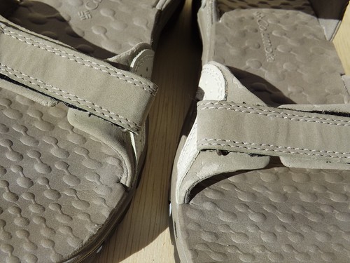 Size 7 Women Columbia Riptide Sport Sandals Tusk/Light Grey/Light Blue - Picture 2 of 10