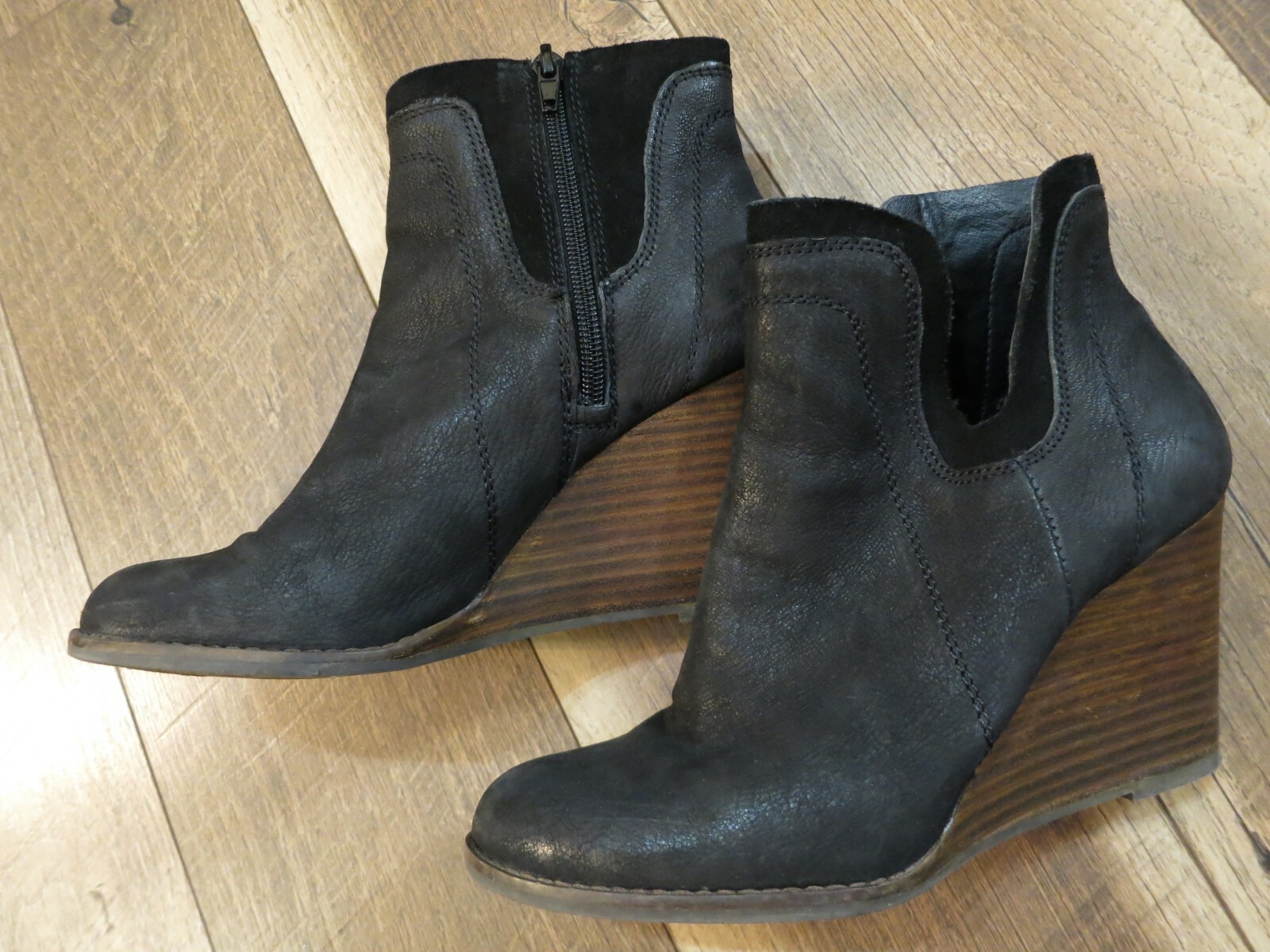 lucky brand yenata wedge bootie