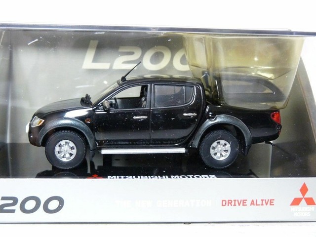 mitsubishi l200 diecast model