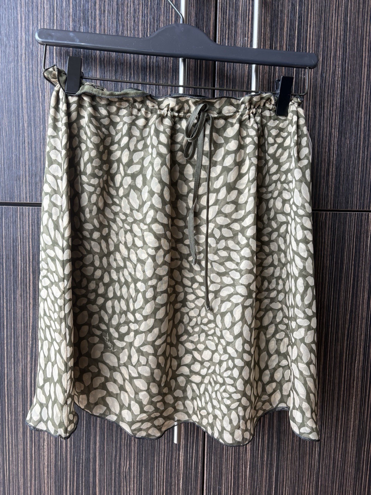 YVES SAINT LAURENT RESORT 2005 GREEN LIP LOGO PRINT SILK CHIFFON SKIRT thumbnail 2