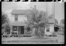 Photo:Farmhouse Grain Silo Rural Home 1930s Black and White Photograph