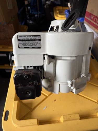 4hp 1968 Vintage Briggs And Stratton Lawn Mower GAS ENGINE Motor Vertical Shaft