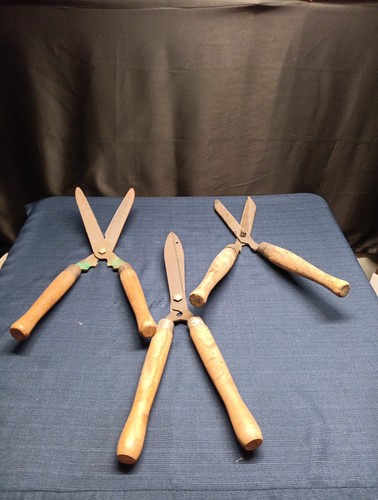 Vintage "WISS" MCM FARM U.S.A Wooden Handle Garden Hedge Shears TEMPERED STEEL