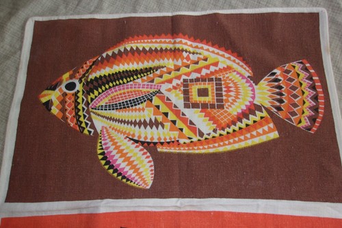 Vtg Kitchen Tea Towel Orange Yellow Large Fish 24" L x 19 1/2" W Diamond Square - Picture 3 of 13