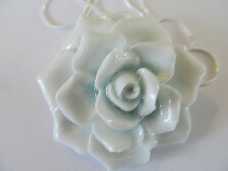 NEW LARGE PORCELAIN WHITE ROSE PENDANT SILVER SNAKE NECKLACE (BROOCH PIN)