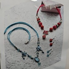 Annie's SIMPLY BEADS Kit-of-the-Month Club Shimmery Necklace Pair BD025