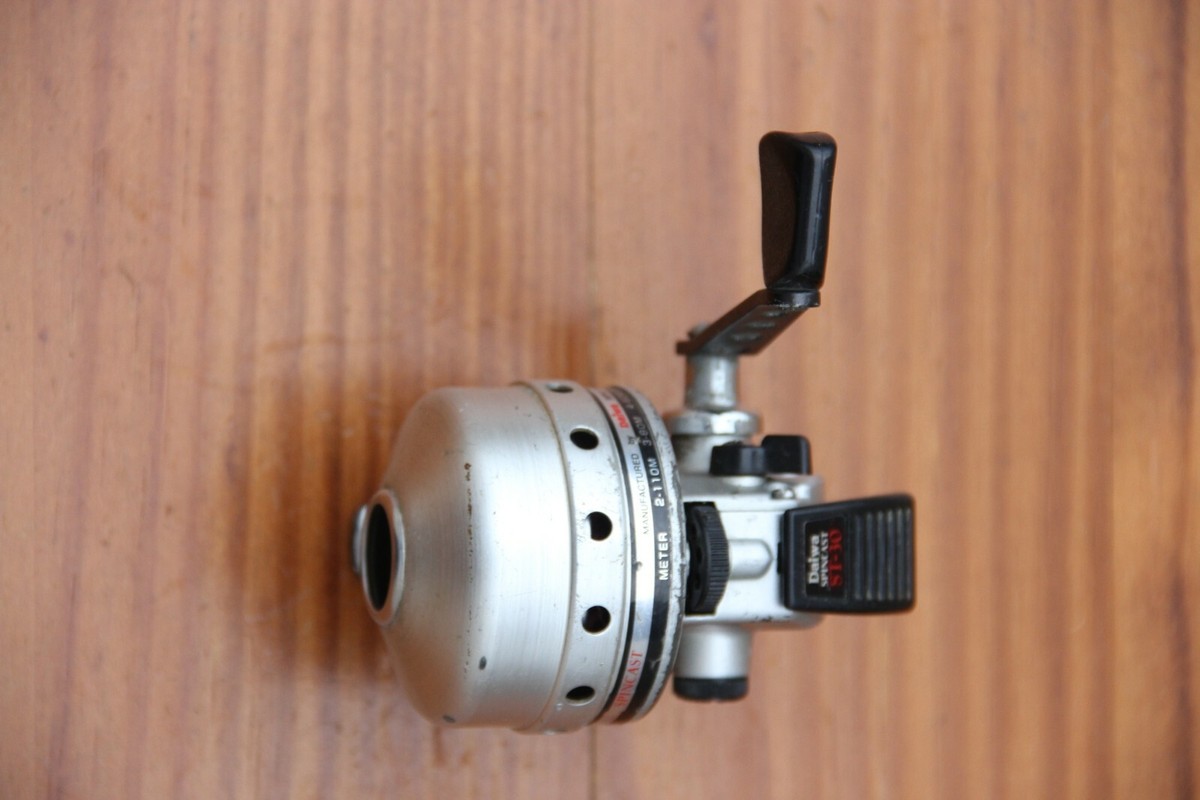 VINTAGE DAIWA ST-30 SPINCAST REEL | eBay