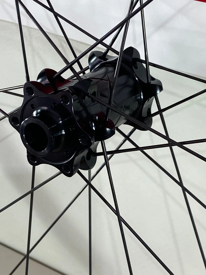 NUEVO Easton Haven 29" Rueda Delantera 15x100mm 6 Pernos Aluminio Tubeless Foto 2 de 2