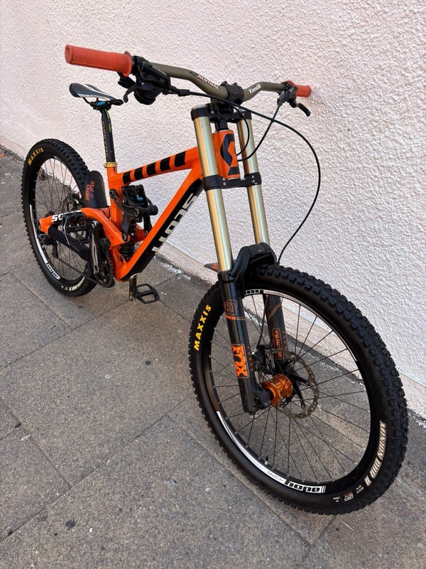 Scott Gambler 700 Series Full Suspension Mountain Bike