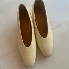 Escoya Ivory Shoes 230 Size