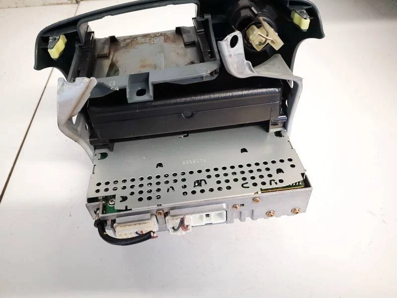 8612052030 Kassettenradio Autoradio 86120-52030 Toyota Yaris DE2580844-86 - Bild 2 von 4