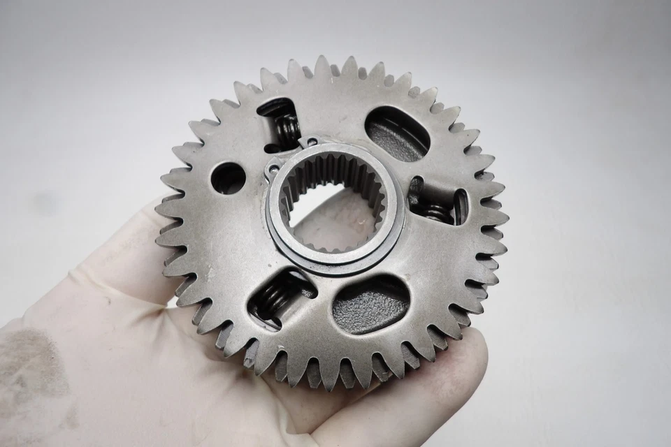 本田 VF750 VF75C 麦格纳原始设备制造商发动机零件主驱动齿轮 23110-ML7-010 — 第 4/4 张图片