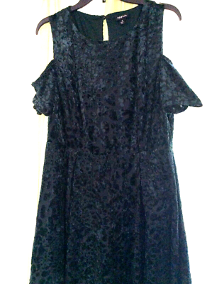 Women's 1X TORRID Green Velvet Burnout Cold Shoulder Skater Dress Leopard Print | eBay Women's 1X TORRID Green Velvet Burnout Cold Shoulder Skater Dress Leopard Print | eBay