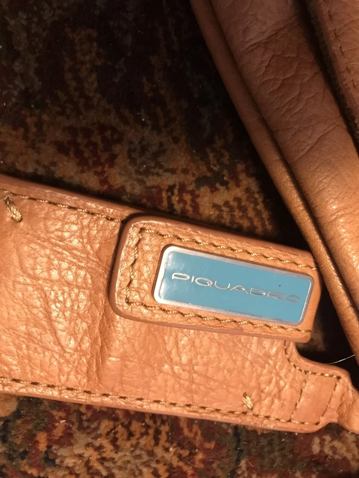 Bolso de hombro de cuero piquadro Foto 2 de 4