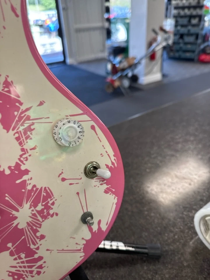 FIRST ACT ME553 6-STRING ELECTRIC GUITAR (PS2020966) - Image 4 of 4