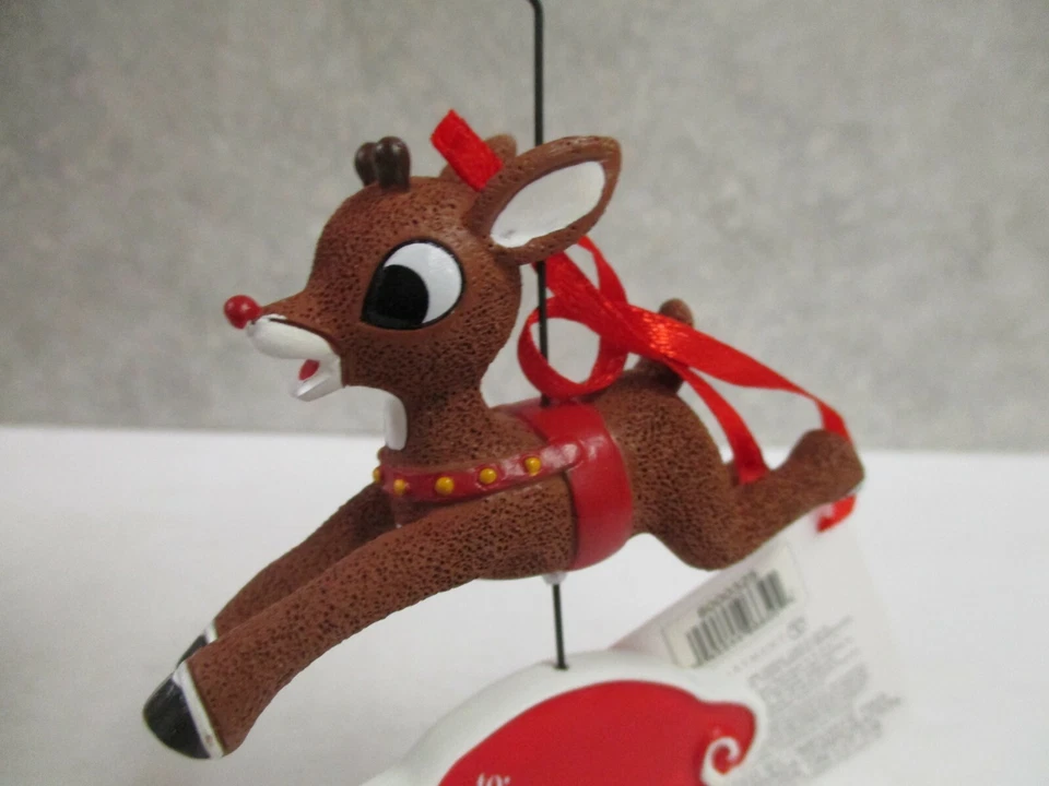 Ornamento Dept 56 Rudolph The Red Nosed Reindeer 2018 NOVO 6000325 - Imagem 4 de 4