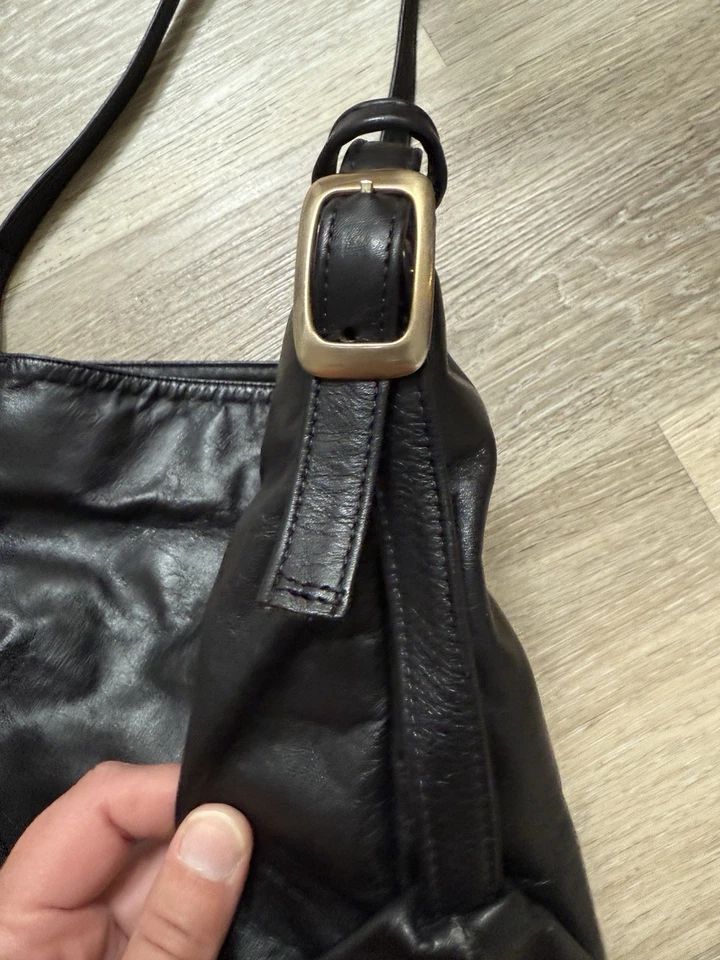 Vintage SAS Black Handsewn Leather Shoulder Bag Made in USA . - Image 4 of 4