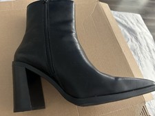 Steve Madden Sparrow Black Leather Block Heel Ankle Bootie Zip Pointed Toe 8.5