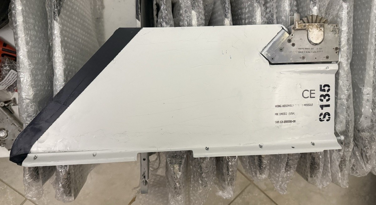 AIM 9 Sidewinder Missile REAR Fin TopGun Pilot Raytheon USAF NAVY