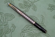 Vintage Platinum pocket fountain pen, 14K gold Medium nib, metal crosshatch cap