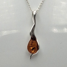 Pendentif Avec Goutte D'ambre