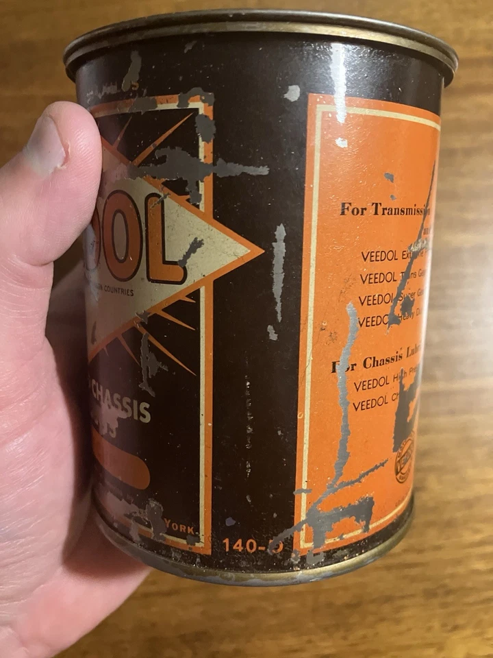 Veedol Grease 1 lb. Can Early 1940s Veedol Gear And Chassis Lubricants Heavy Cup - Image 2 of 4