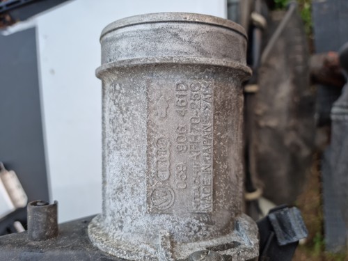 Luftmassenmesser  059906461D AUDI A4 A6 2.5 TDI mit Luftfilterkastenteil