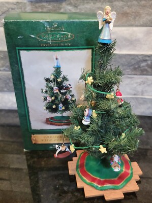 Hallmark Ornament Christmas Tree-Set Of 8 Pieces 2002 Original Box