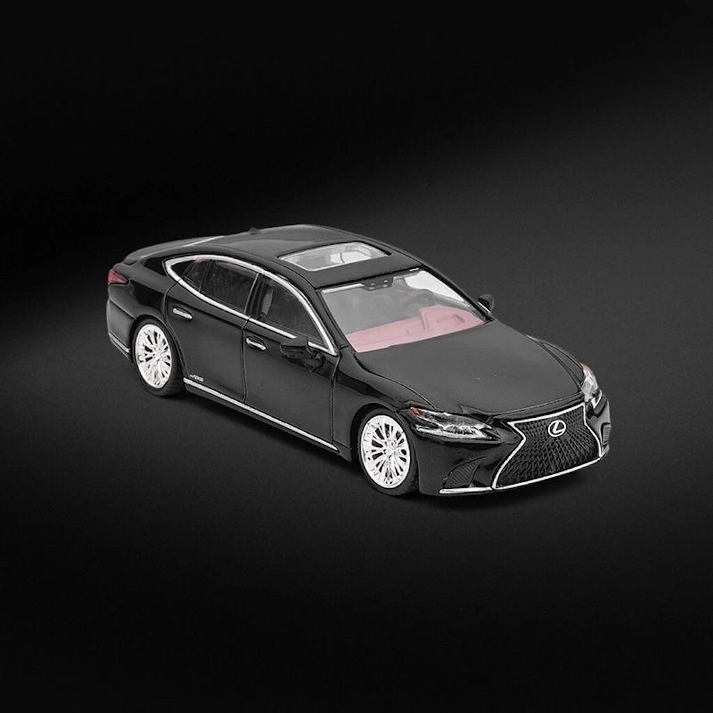 Enchery 1:64 2018 Black LS500h Luxury Sedan Sports Model