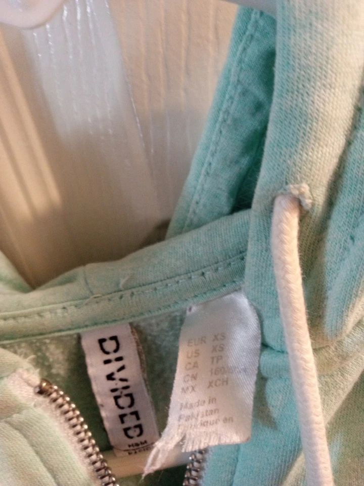 Sudadera con capucha Divided H&M verde menta para mujer talla XSmall Foto 3 de 4