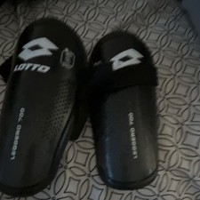 Lotto Leggiero 700 Soccer Shin Guards Black up to 5&rsquo;3&rdquo;Adjustable Plastic
