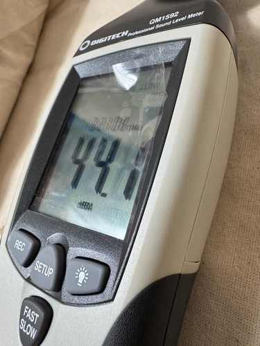 Digitech QM1592 Professional Sound Level Meter Set with Calibrator & Accessories - Picture 7 of 11