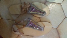 NUS PIEDS FEMME