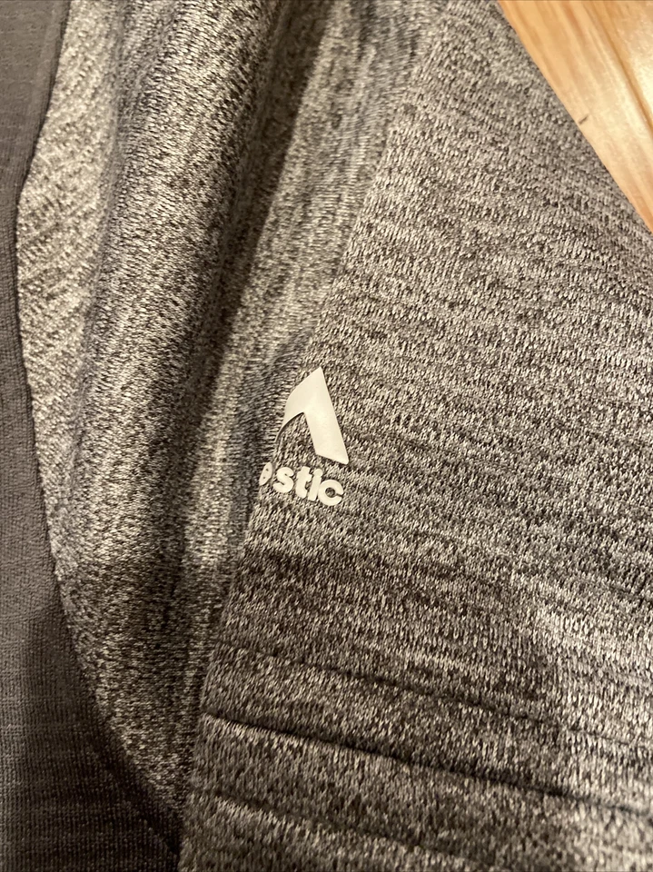 Majestic MLB New York Yankees Authentic Collection Sweater Shirt XL NWT Gray Men - Image 4 of 4