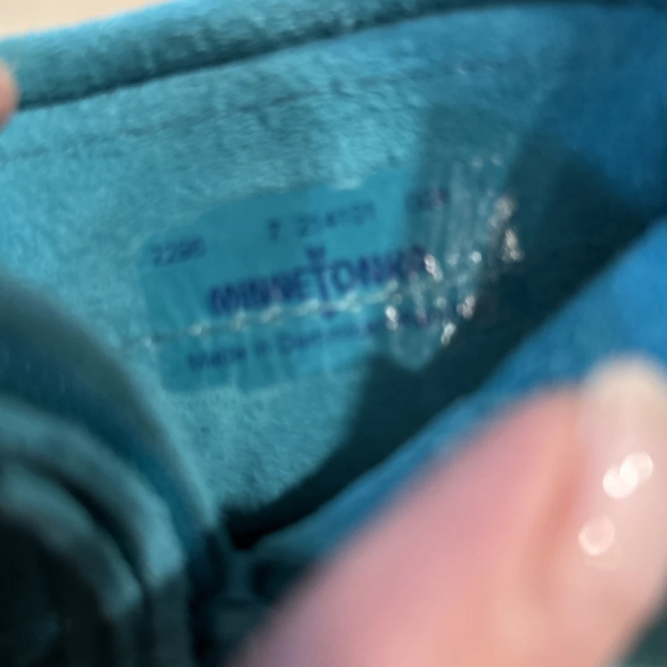 Mocasines con flecos Minnetonka verde azulado gamuza niñas pequeñas talla 7 Foto 2 de 4