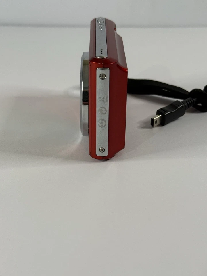 Polaroid iE826 18.0MP 8x Zoom Red Compact Digital Camera With SD Card For Parts - Image 4 of 4