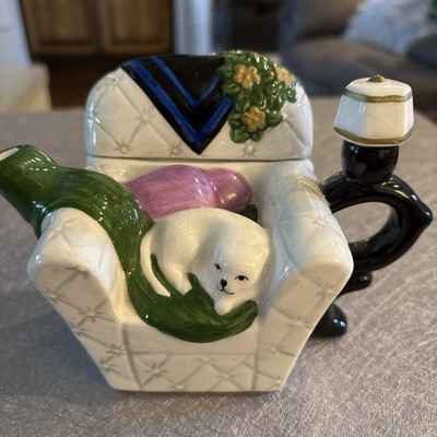 Vintage Ceramic Chair Teapot Resting White Cat Houston Harvest Gifts G40