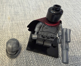 Captain Phasma LEGO Star Wars Minifigure Trooper | Includes Blaster & Cape 75103