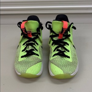 Nike LeBron Witness 5 Grinch Basketball Shoes Men’s Sz 10!
