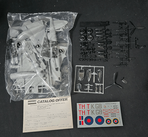 Monogram Model De Havilland Mosquito WWII Fighter Plane 1:48 Kit# 5478 - Imagen 2 de 2