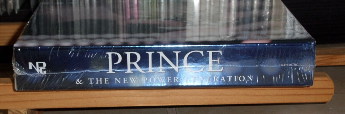 PRINCE DIAMONDS AND PEARLS WHITE 7