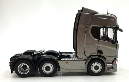 Marge Models 1/32 Scale 2015-02 - Scania R500 6x2 Truck - Dark Grey - Picture 3 of 6