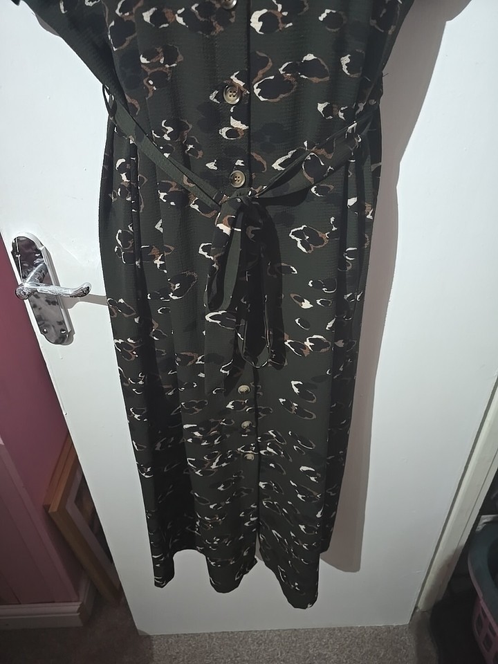 Size 12 New Look Dark Green/Brown/Beige Pattern Autumn/Winter Shirt