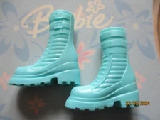 BARBIE DOLL / PAIR OF SHOES: BOOTS, PUMPS ....... (2498)