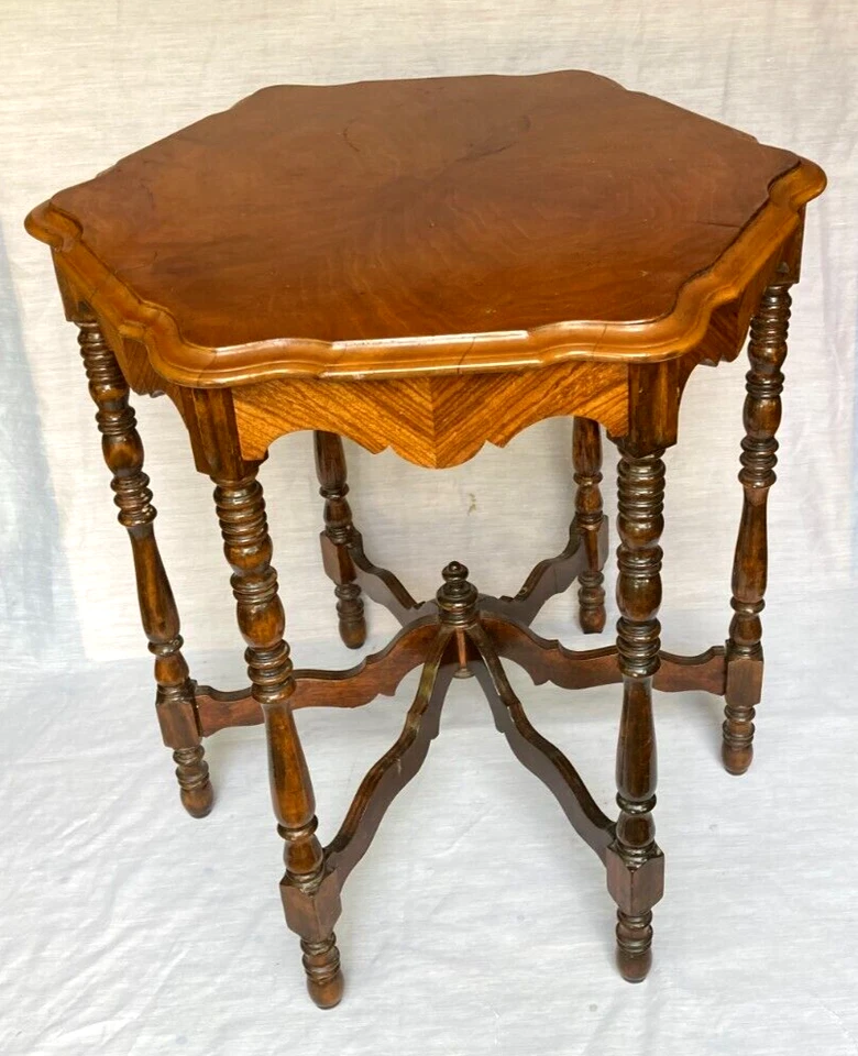 Antigua mesa renacentista victoriana de lujo con detalles tallados - ¡Rara!! Foto 2 de 3