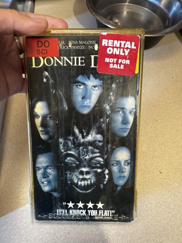 Donnie Darko 2001 VHS WHITE TAPE - RARE - Good Condition - Picture 5 of 9