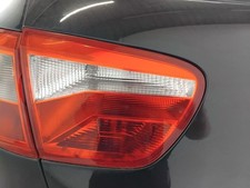 Seat Ibiza ST Kombi 6J original Rückleuchte Heckleuchte links innen BJ2011