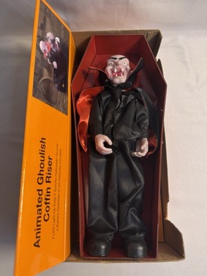Vintage 2006 Animated Dracula Coffin Riser Vampire Sound Glowing Eyes Halloween