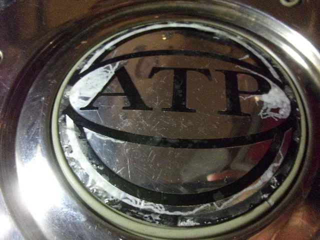 One AT Italia ATP Custom CHROME Snap On WHEEL CENTER CAP #A-816 (no pole) USED Foto 3 de 4